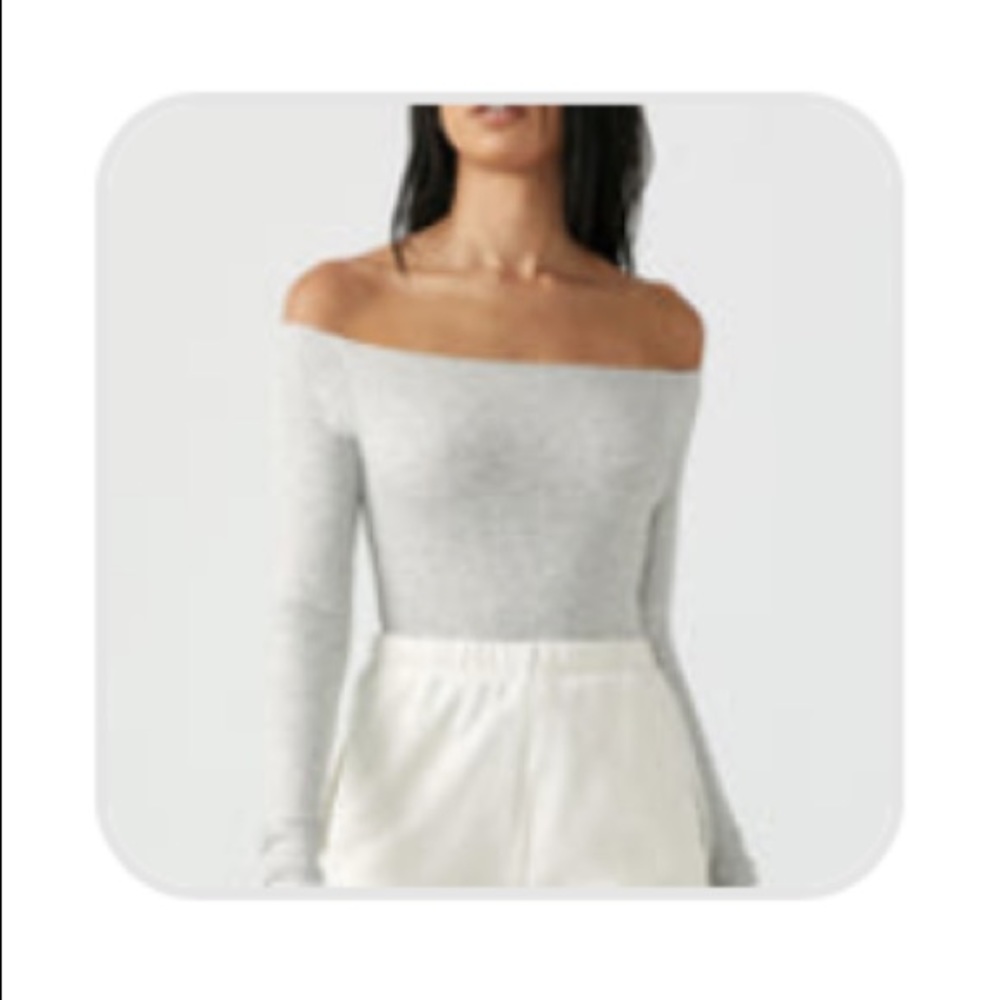 COPY - Off the shoulder long sleeve